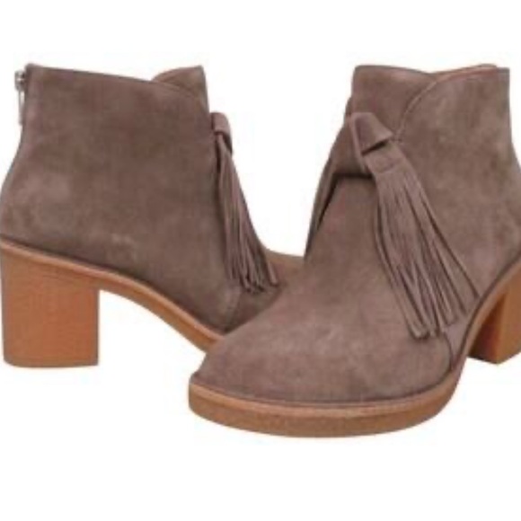 UGG Corin suede tassel booties size 7 grey brown rubber soles - Picture 1 of 7